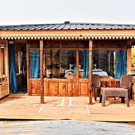 Heritage Amina Group Of Houseboats Hotel Srīnagar Exterior foto