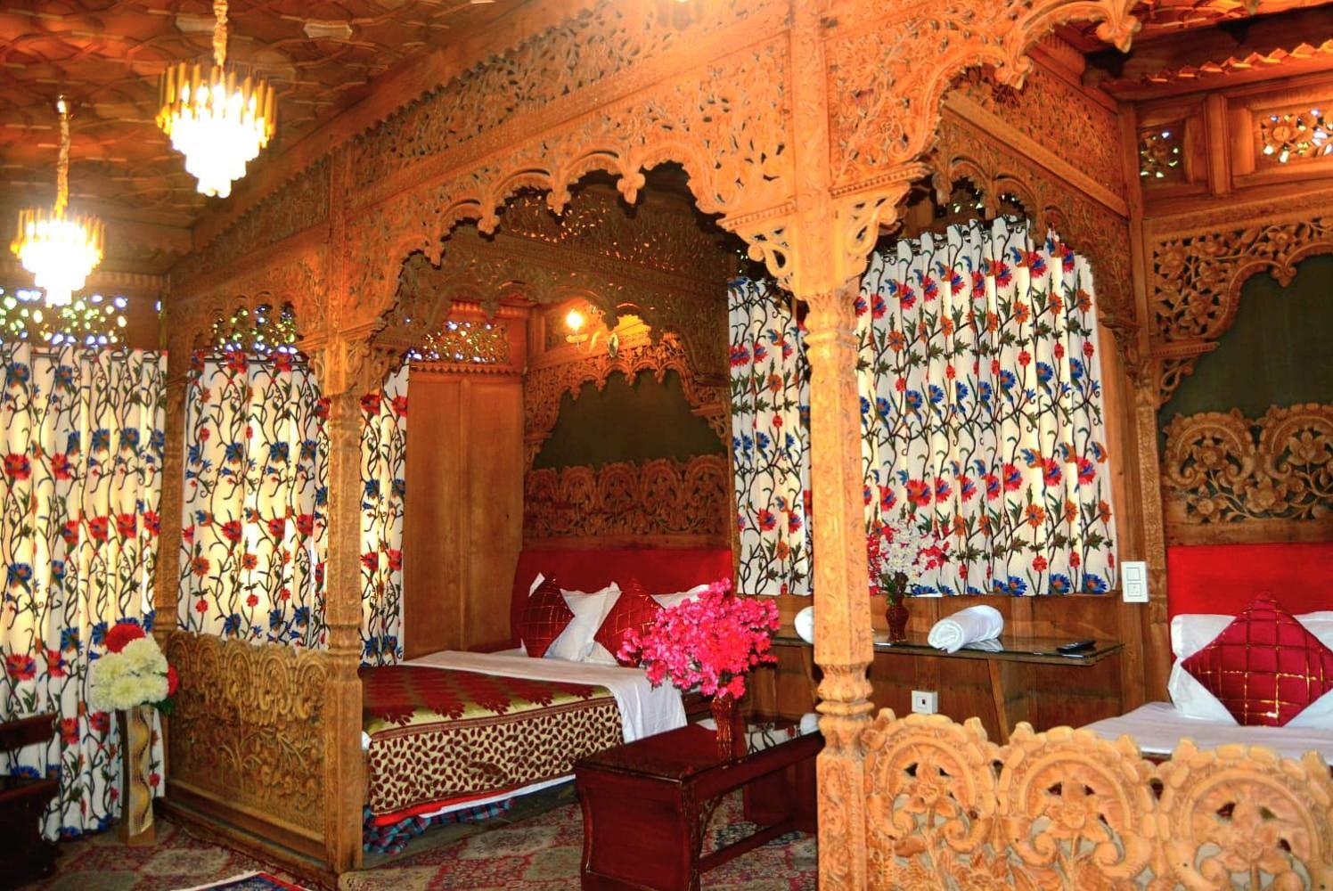 Heritage Amina Group Of Houseboats Hotel Srīnagar Exterior foto
