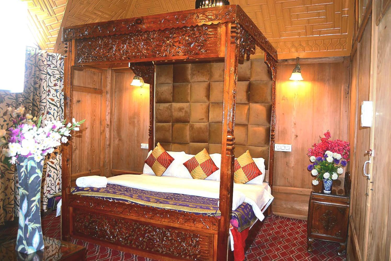 Heritage Amina Group Of Houseboats Hotel Srīnagar Exterior foto