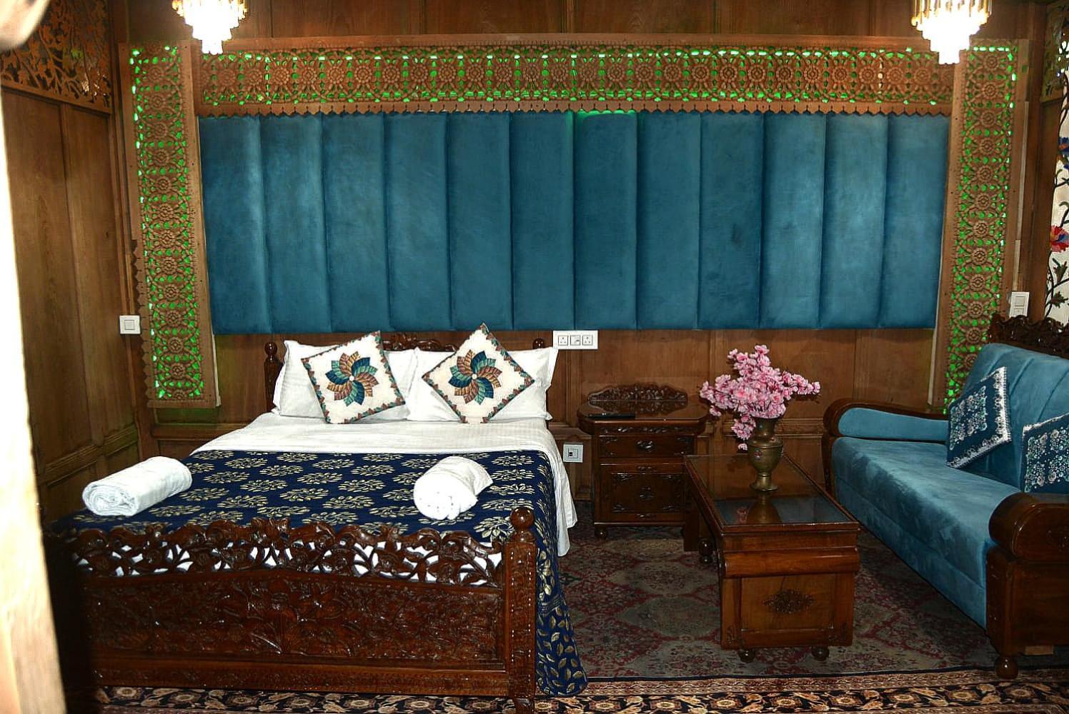 Heritage Amina Group Of Houseboats Hotel Srīnagar Exterior foto