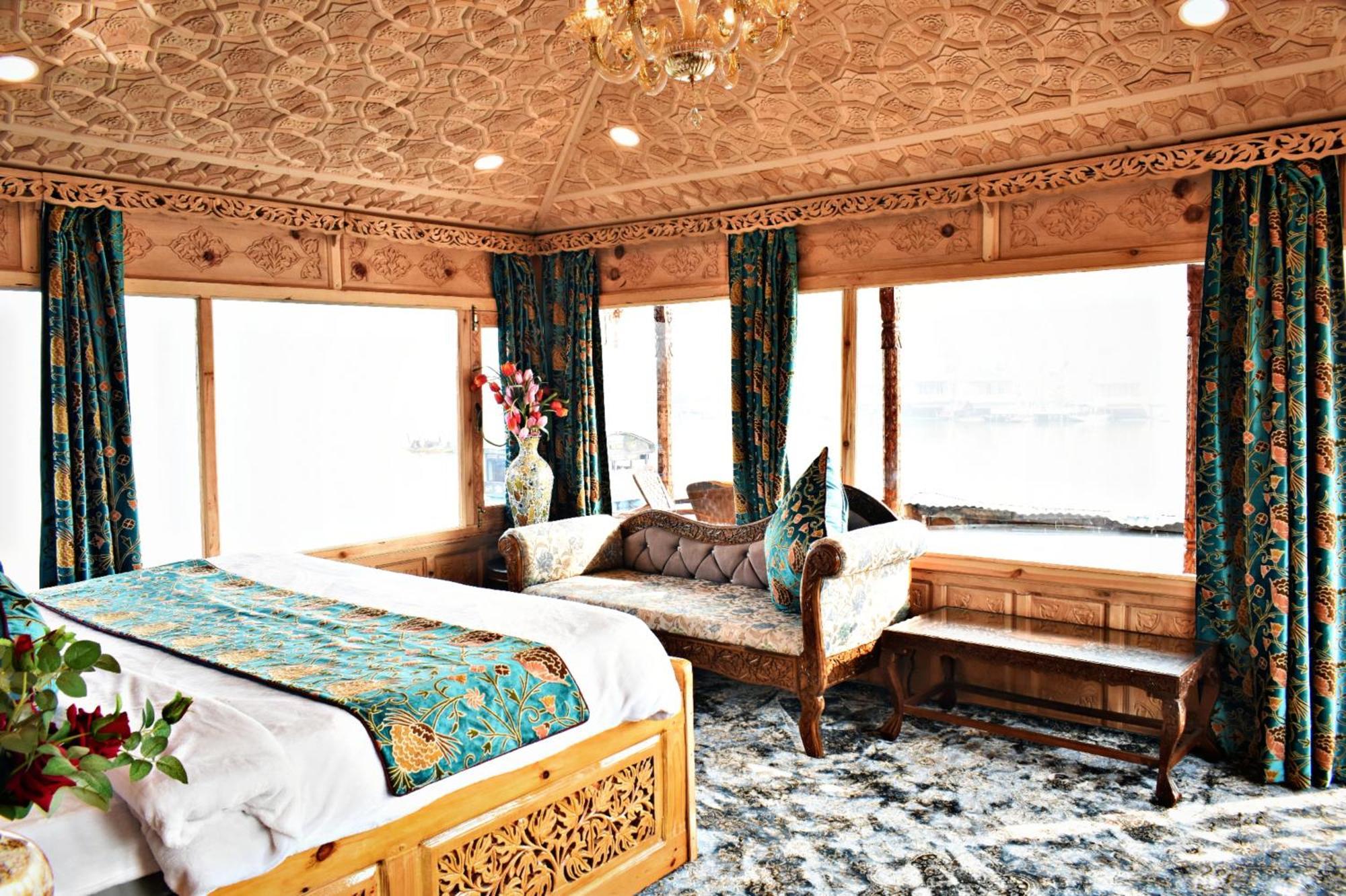 Heritage Amina Group Of Houseboats Hotel Srīnagar Exterior foto